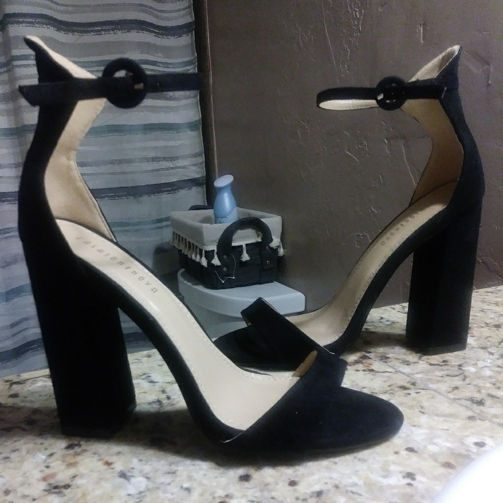Fashion nova heels